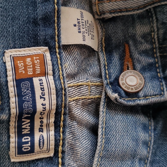WOMENS JEANS OLD NAVY BOOT CUT SIZE 6 SHORT - Picture 2 of 3